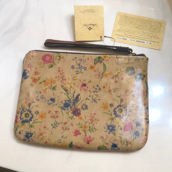 Patricia Nash Cassini Full Grain Leather Wristlet Prairie Rose Print NWT & Card - Picture 10 of 13